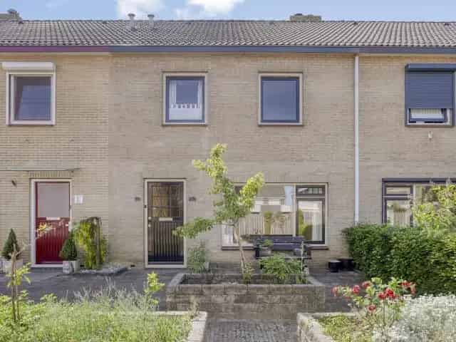 Ruime Tussenwoning IJsselmuiden 4 Slaapkamers Zonnige Tuin