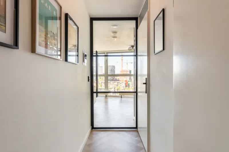 Rotterdam Wijnhaven: Luxe 3-kamerappartement met Panoramisch Uitzicht