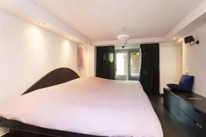 Half vrijstaande villa te Wijk bij Duurstede 6 slaapkamers grote tuin