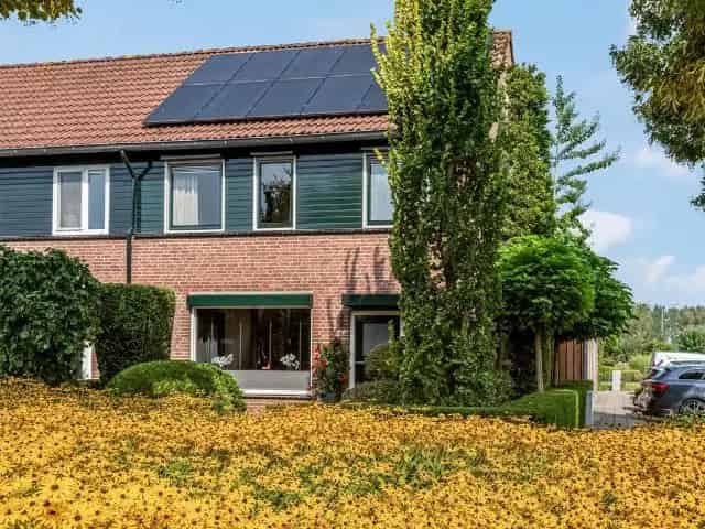 Hoekwoning Bemmel: Instapklaar met 3 slaapkamers en garage