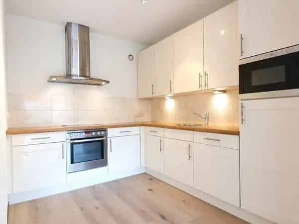 Ruim 2 Kamer Appartement Hillegersberg Nabij Winkels