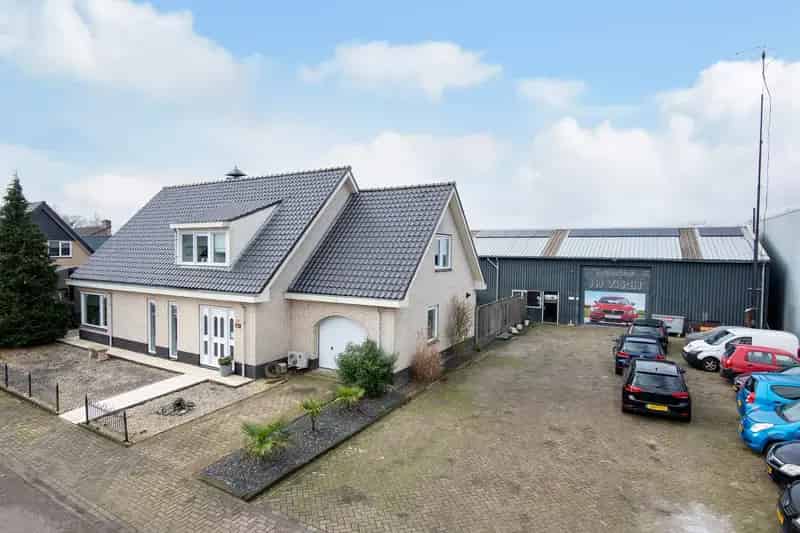 Bedrijfshal Putten Wonen en Werken 4 slaapkamers luxe keuken