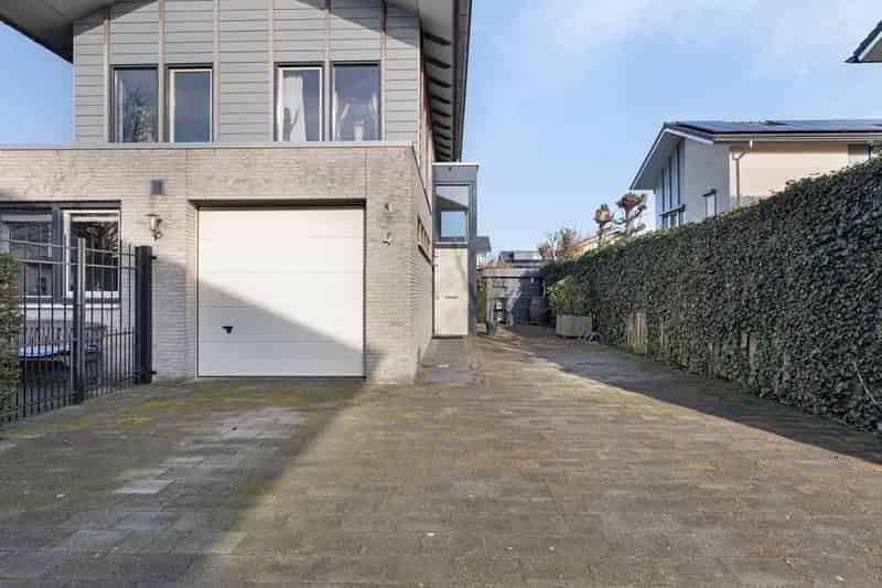 Huis te koop Walvisbaai Purmerend: Ruime woning aan het water