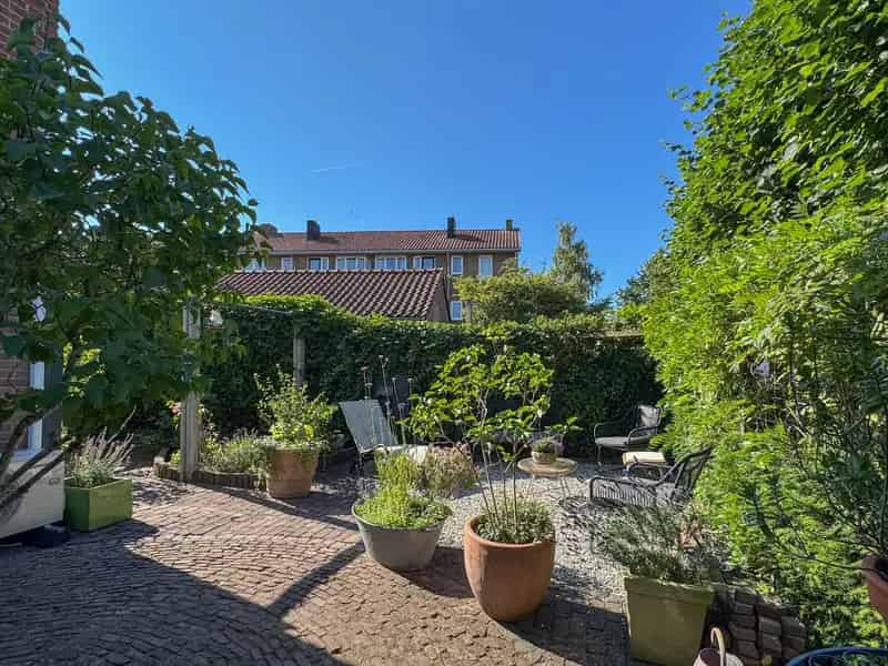 Huis te koop Bussum: Ruime hoekwoning met guesthouse