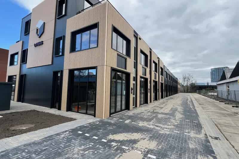 Bedrijfsunit te Koop Diemen 101m2 2 parkeerplaatsen