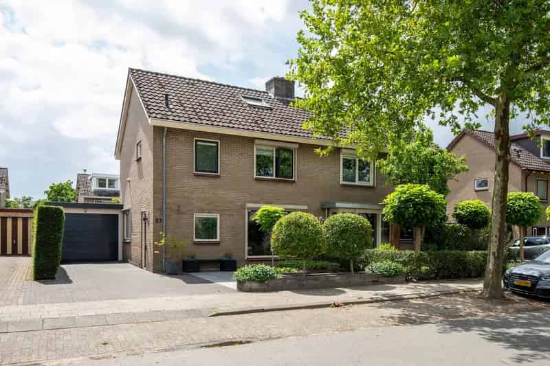 Huis te koop Putten Ruime 4 Slaapkamers Moderne Badkamer