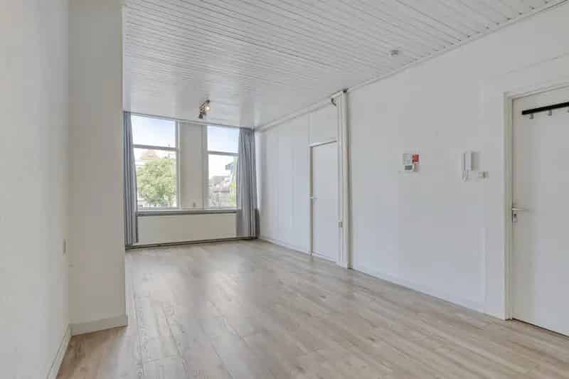 Leiden Grachtenpand 3-kamer Starterappartement Rijksmonument