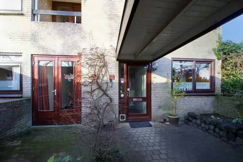 Ruime Videwoning met 5 Slaapkamers en Tuin te Koop