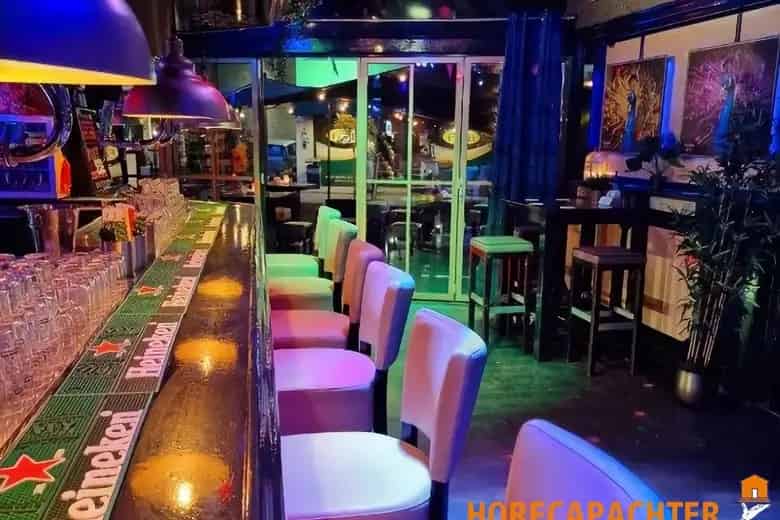 Cafe te koop Apeldoorn: Turnkey cafe met terras aan uitgaansplein