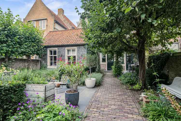 Herenhuis te koop Heusden Vesting  4 slaapkamers  gerenoveerd