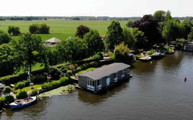 Luxe Watervilla Vecht - 3 slaapkamers - 2 badkamers - Ruime tuin