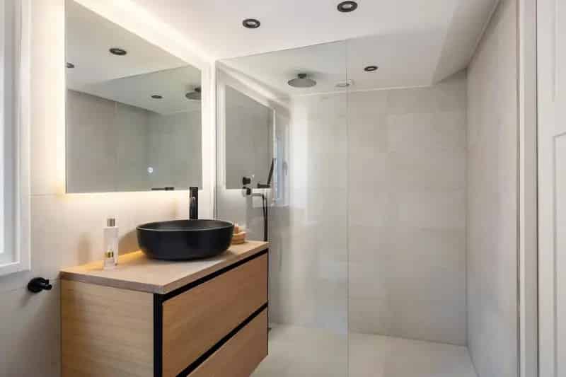 Luxe Gerenoveerde Woning Overschie 2 slaapkamers Grote Tuin