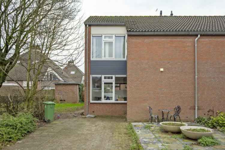 Ruime woning Raamsdonksveer nabij supermarkt