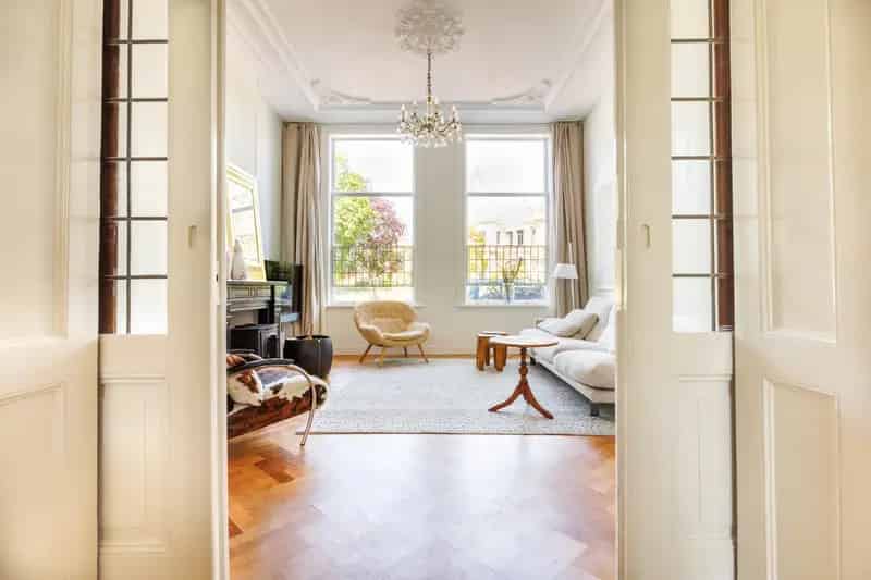 Grachtenpand Leiden Witte Singel  230m2 6 slaapkamers