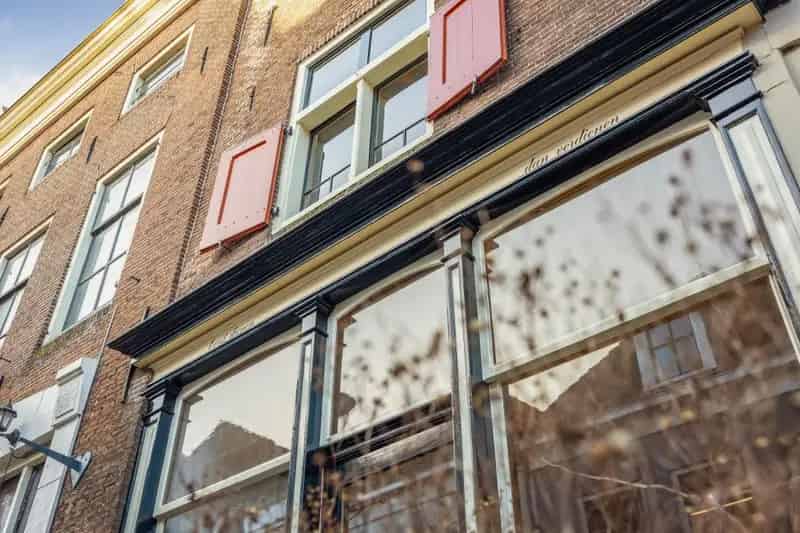 Uniek pand Kruisstraat 7 Hattem: Galerie, Meubelzaak & Woning