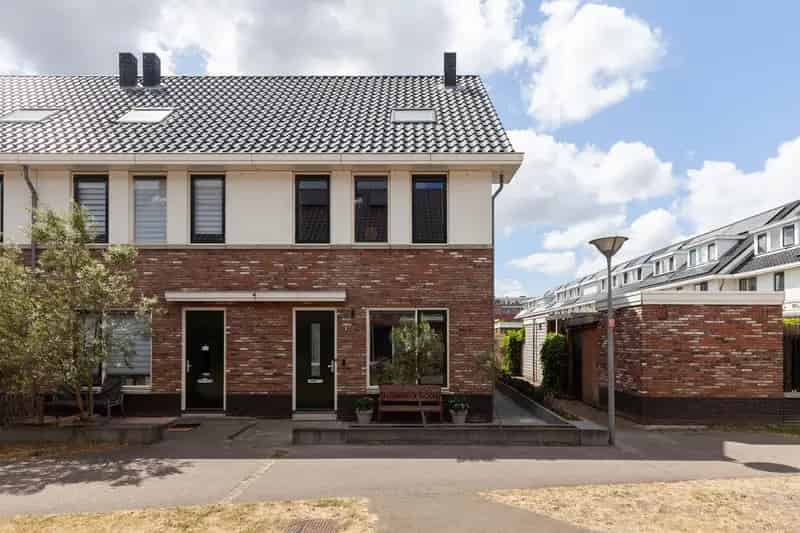 Hoekwoning Vlaardingen 3 slaapkamers moderne keuken