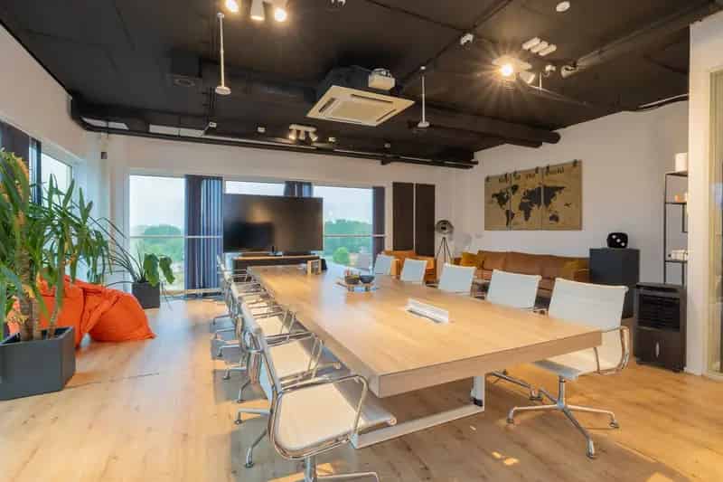 Kantoorruimte te huur Leiden 336m² A44