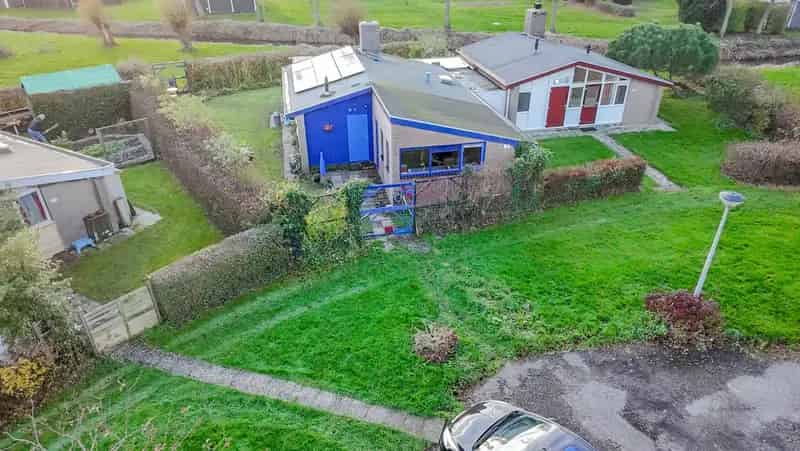 Royale Bungalow Aan Het Water Te Koop