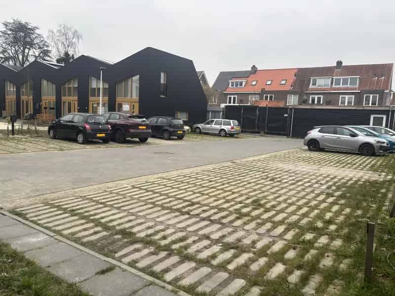 Parkeerplaats te koop Hilversum Bloemenbuurt