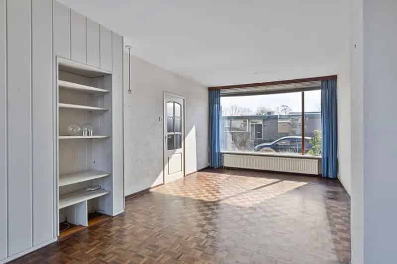 Fijne starterswoning te moderniseren 3 slaapkamers ruime tuin