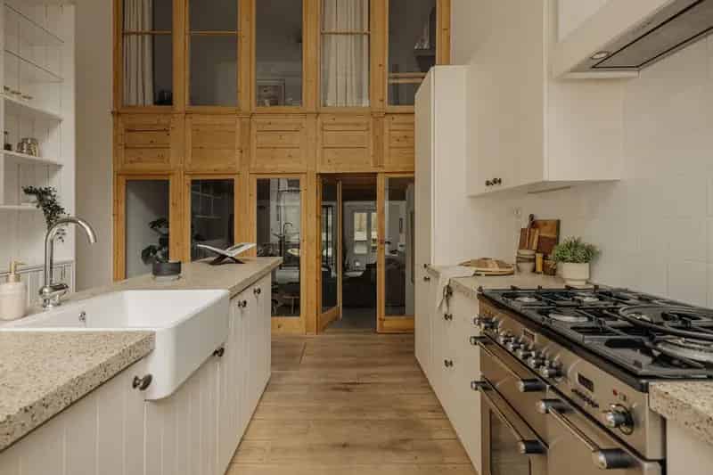 Appartement te koop Plantagebuurt: ruim benedenhuis met tuin