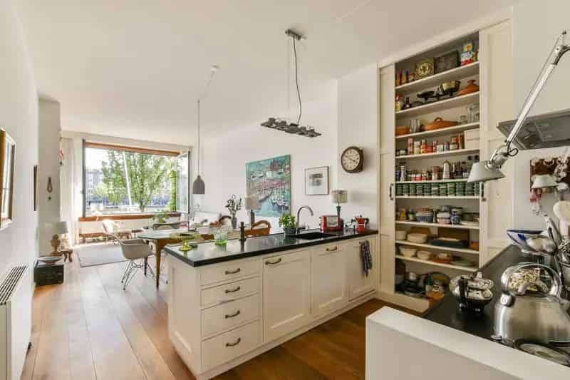 Amsterdam Borneokade: Ruime Familiewoning 157m² aan het Water