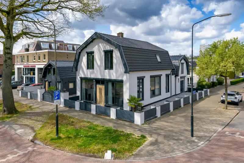 Moderne helft van dubbel huis te Apeldoorn  3 slaapkamers Energielabel A