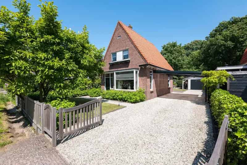 Jaren 30 woning nabij duingebied grote garage