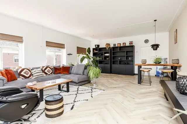 Bovenwoning Hoorn 1670 150m2 4 Kamers