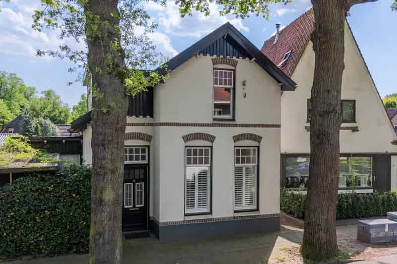 Huis te koop Epe Stationsstraat: Sfeervol woonhuis met bijgebouw