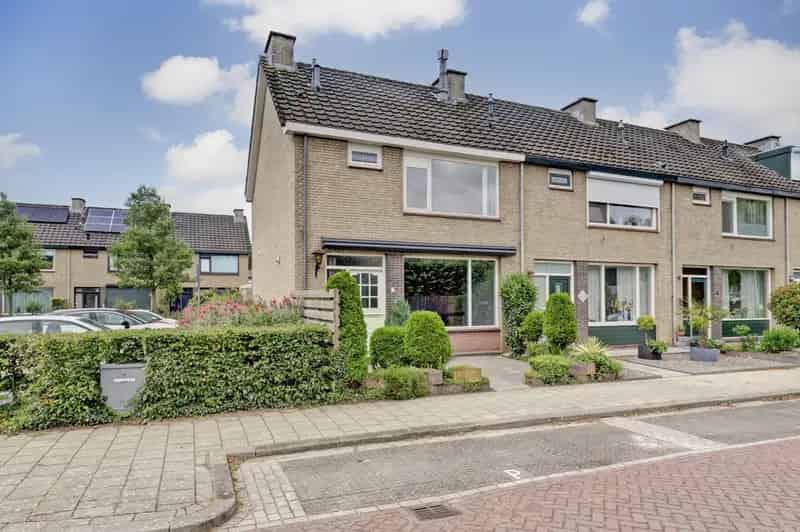Ruime Eindwoning Zonnige Tuin Groene Wijk 4 Slaapkamers