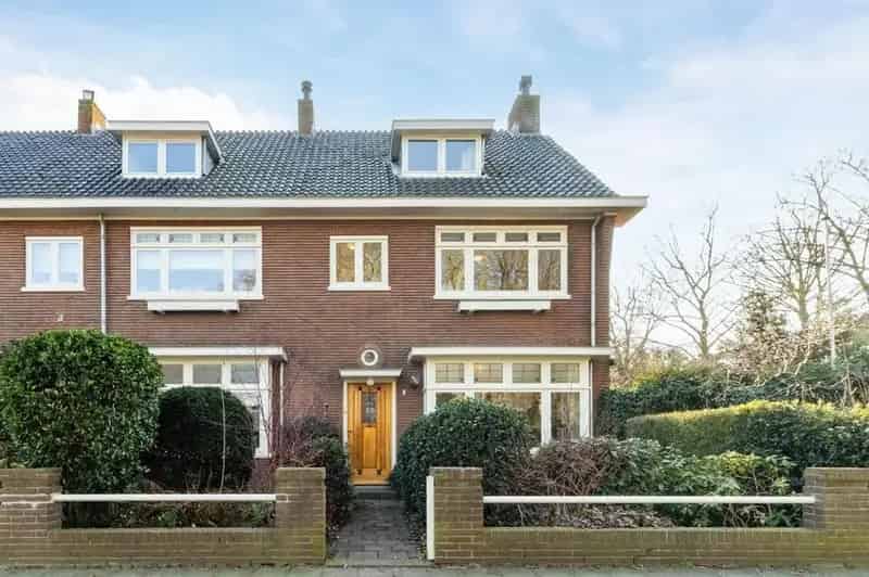 5 Slaapkamers Herenhuis 1939 Grote Tuin Garage Rustig Gelegen
