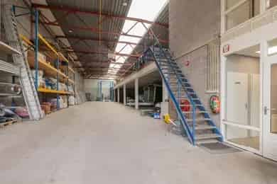 1060 m2 Bedrijfsruimte te Huur Zoeterwoude