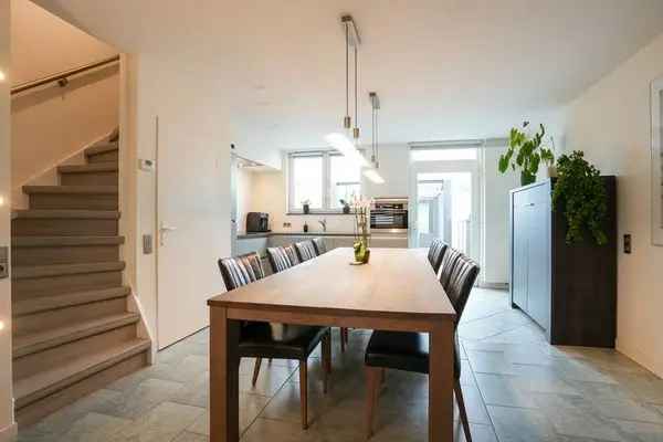 5 Slaapkamers Tussenwoning Vaals