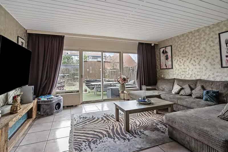 Kluswoning Spijkenisse: 3 slaapkamers, Ruime Tuin, Nabij Centrum