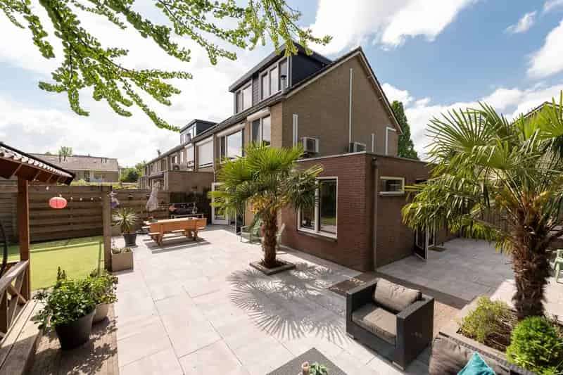 Huis te koop Leusden Bruinhorst 11: Ruime hoekwoning met 4 slaapkamers en XXL perceel