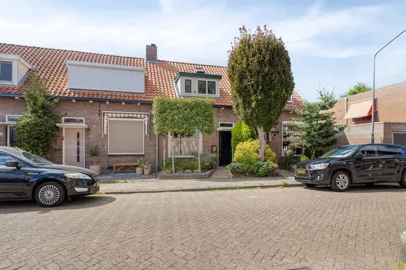 Huis te koop: Pastoor Bressersstraat 12 4901 HZ Oosterhout (NB) | Funda