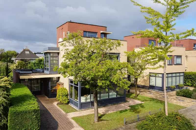 Vrijstaande woning Blankenweg met 5 slaapkamers, tuin aan het water
