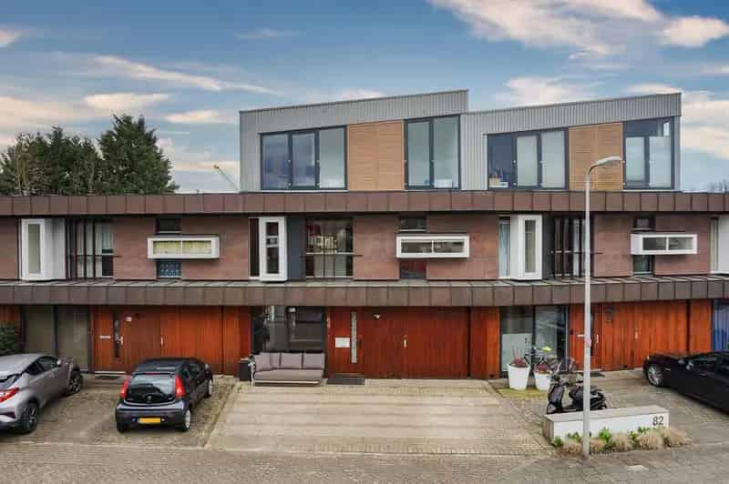 Grote Familiewoning 8 slaapkamers 3 badkamers Aan het Water