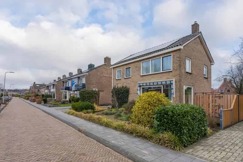 Vrijstaande woning Assen 5 slaapkamers 2 badkamers grote tuin