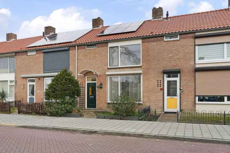 Ruime Tussenwoning met Diepe Tuin en 3 Slaapkamers