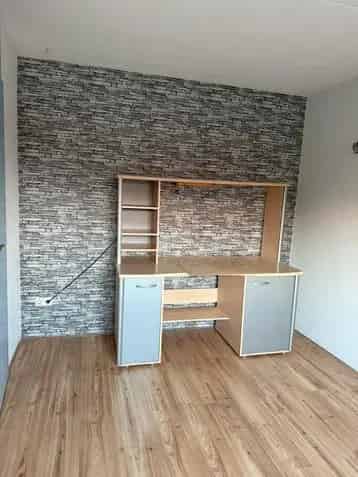 Bureau met extra opbergruimte