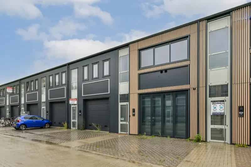 Bedrijfshal te Koop Lijnden 109m2 Kantoor Opslag