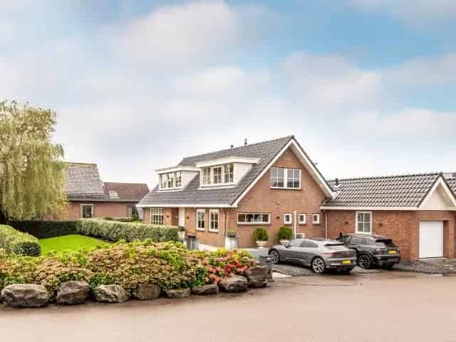 Luxe Villa Aalsmeer: 3 slaapkamers, 2 badkamers, Praktijkruimte