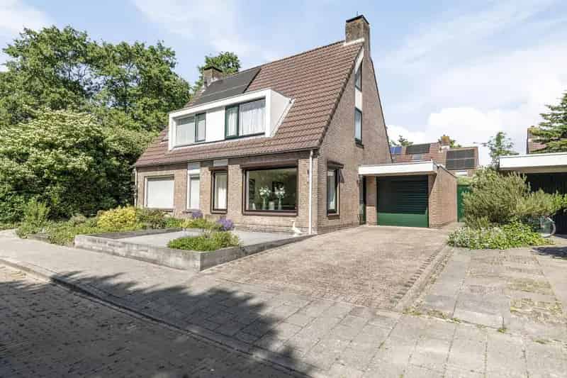 Ruime 4 Slaapkamers 2 Onder 1 Kapwoning Goes Noordhoek