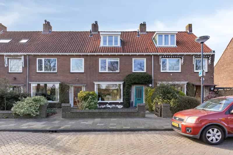 Leiden Herenhuis 4 slaapkamers moderne badkamer tuin zonnepanelen