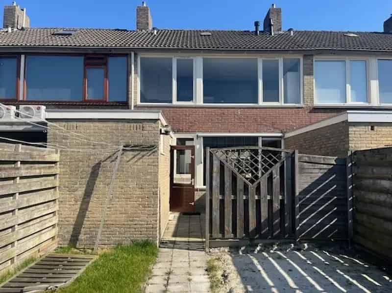 Eengezinswoning Stadskanaal 4 slaapkamers direct beschikbaar