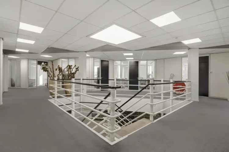 Kantoorruimte Amsterdam Zuidoost 60m²  - Direct Beschikbaar