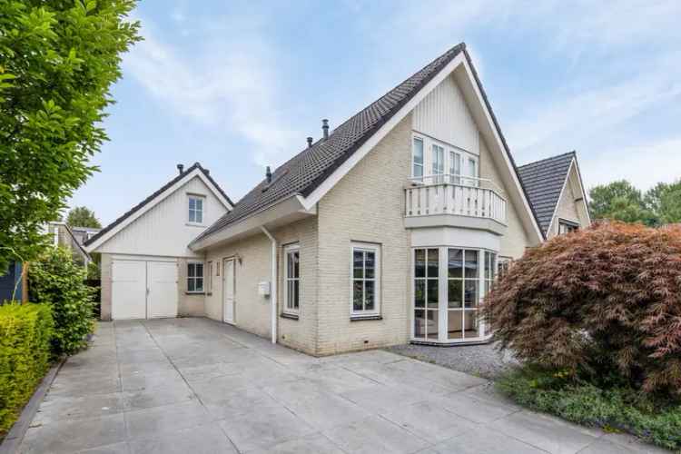Luxe Villa in Veenendaal Ruime Tuin 4 slaapkamers 2 badkamers