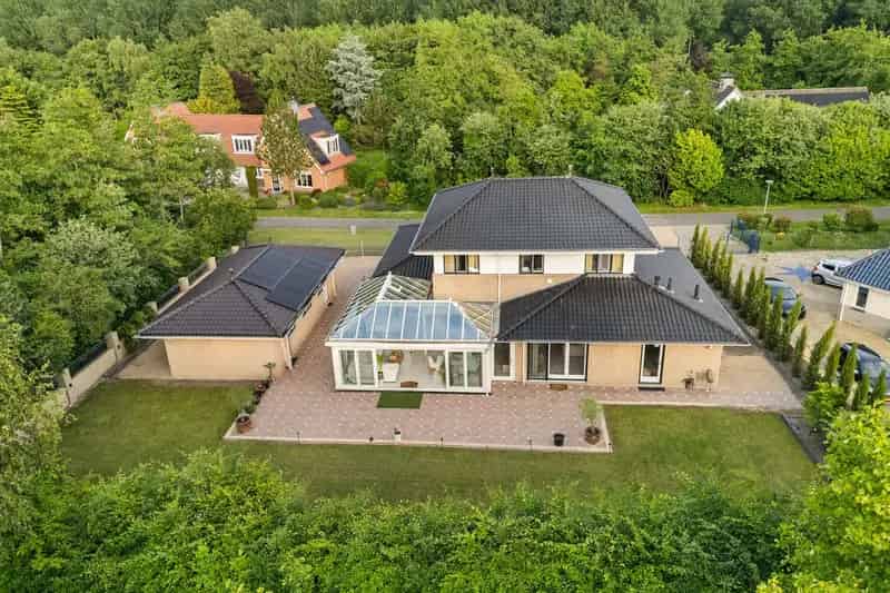 Luxe Villa Almere Hout 5 slaapkamers 2 badkamers